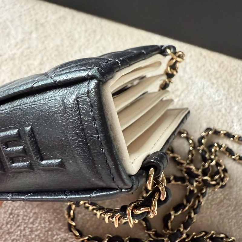 CHANEL 22B 珍藏款蝴蝶結卡包-17