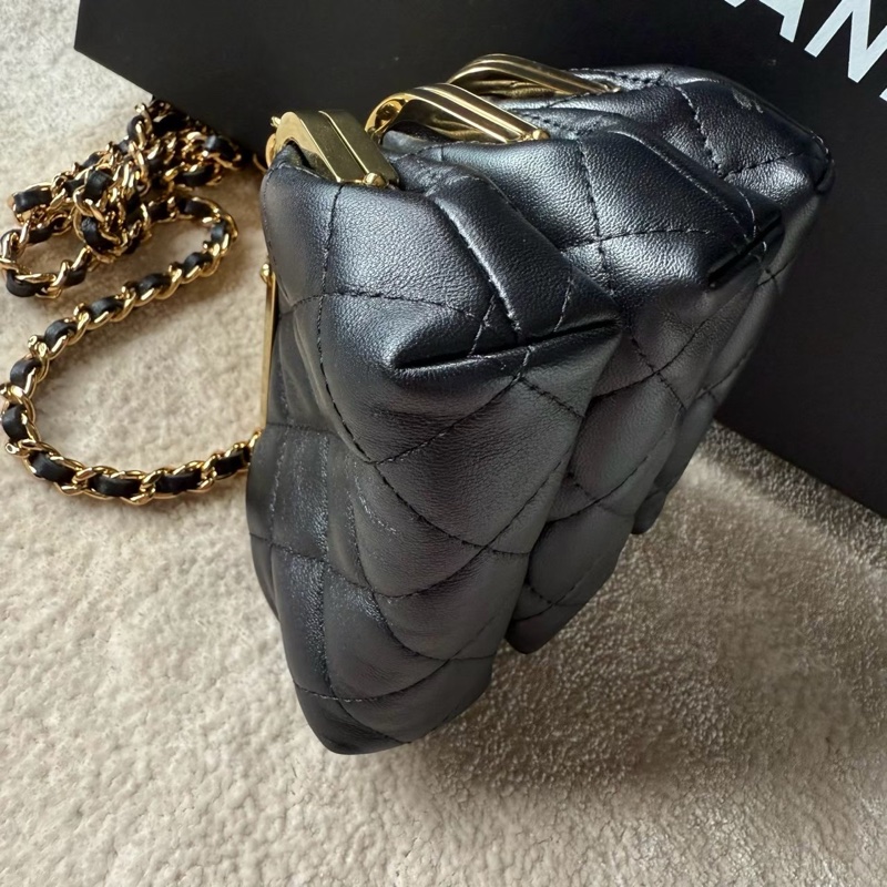 收藏款CHANEL 23C三胞胎手拿斜背包-10