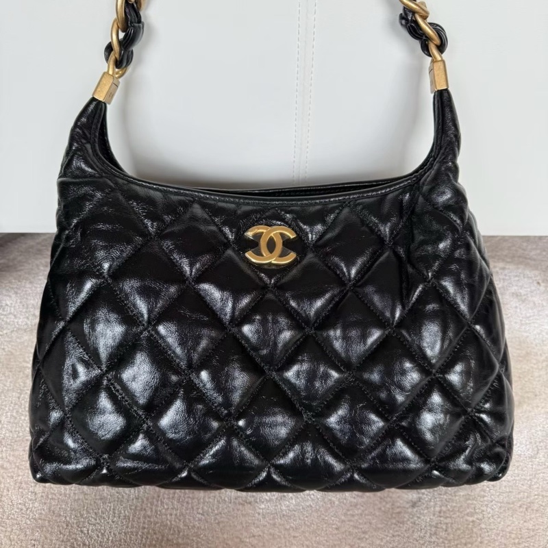 CHANEL 24A hobo金釦粗鍊腋下包肩背包-1