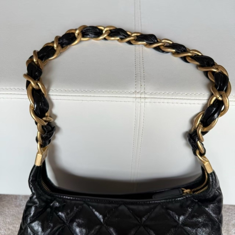 CHANEL 24A hobo金釦粗鍊腋下包肩背包-4