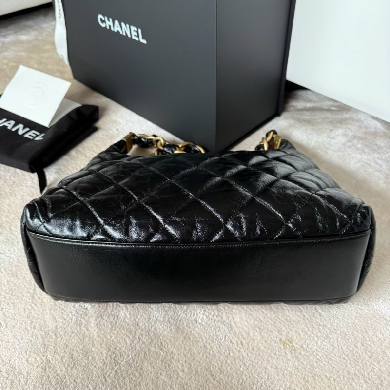 CHANEL 24A hobo金釦粗鍊腋下包肩背包-13