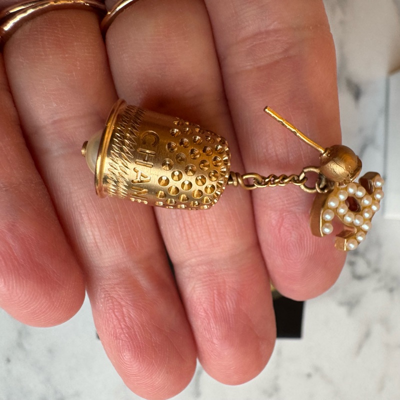 Chanel 金色吊鐘耳環-16