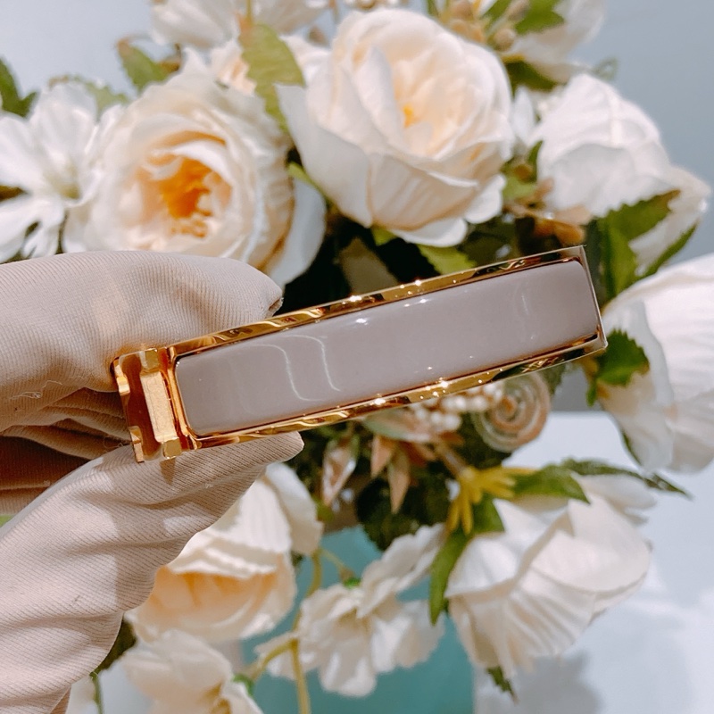 TW4388 Hermes 愛馬仕H手鐲 奶茶色金扣Clic H Bracelet PM Marron Glace x GHW-2