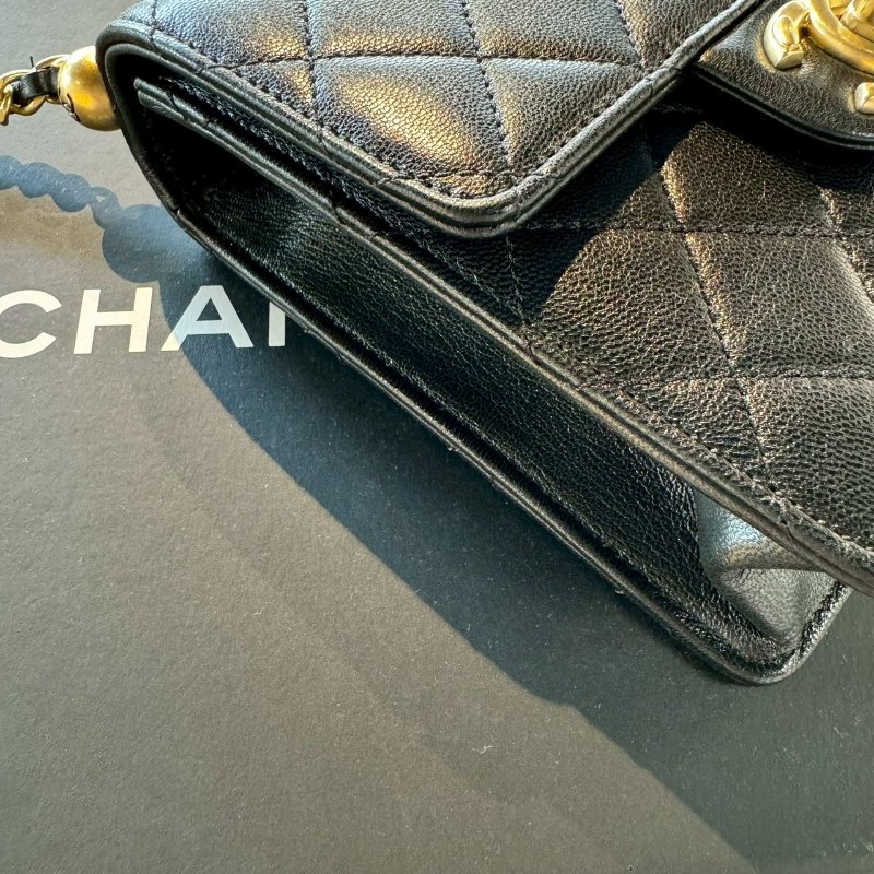 CHANEL 珍珠口蓋小方包-3