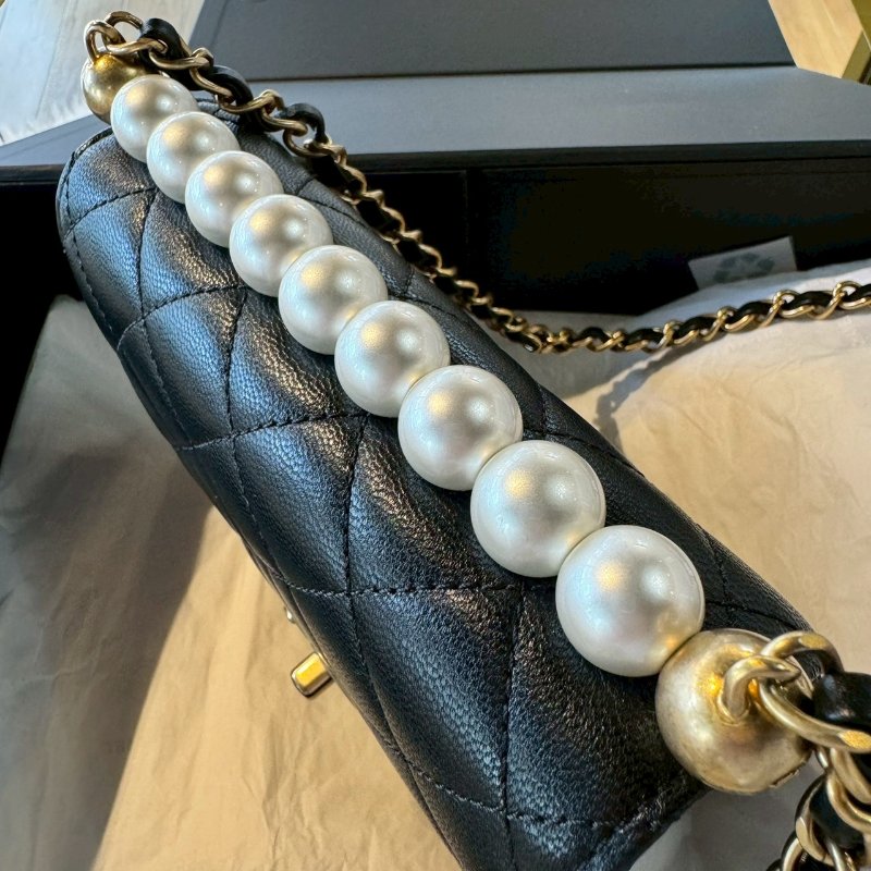 CHANEL 珍珠口蓋小方包-4