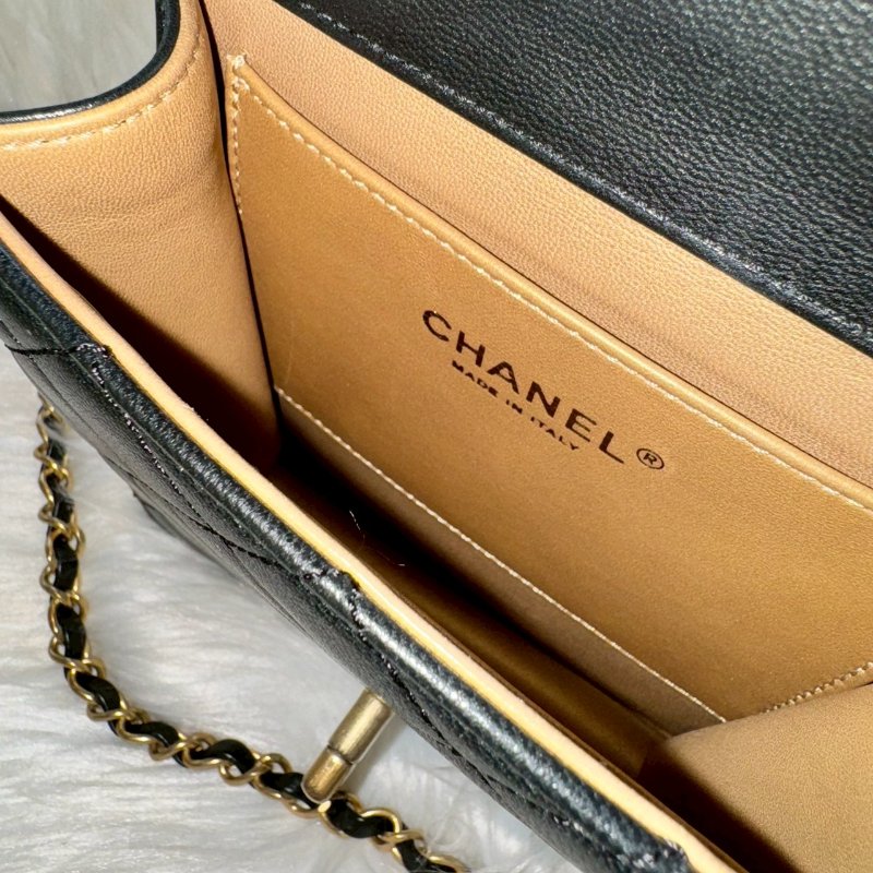 CHANEL 珍珠口蓋小方包-6