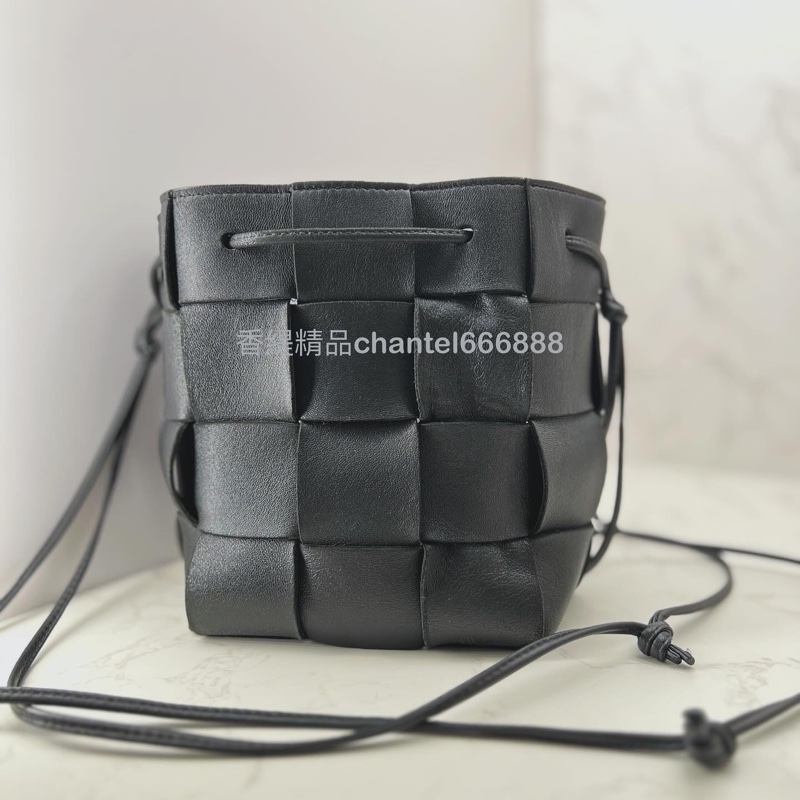 💗香緹國際精品💗 BV cassette 12格水桶包 黑色-1