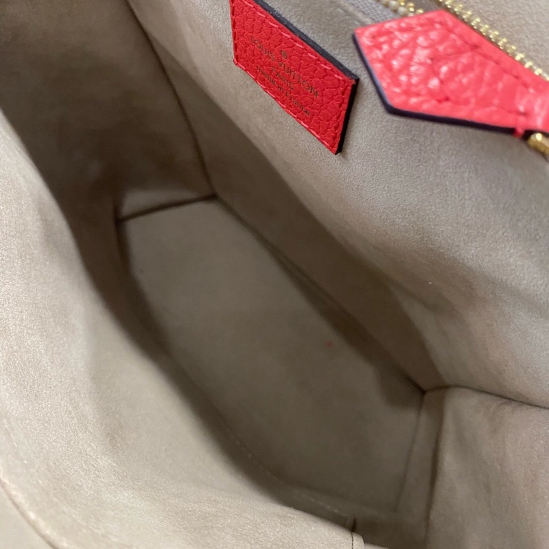LV路易威登Volta西瓜紅色荔枝紋郵差包-5