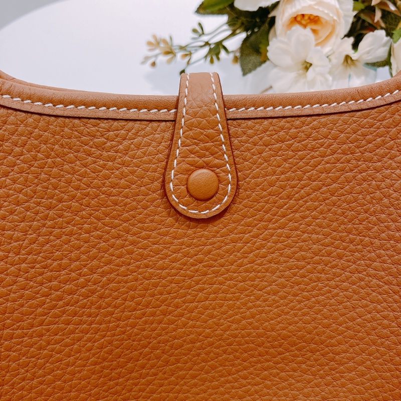 TW4379	Hermes 愛馬仕金棕色金扣 迷妳依芙妮 Mini Evelyne TC Gold x GHW-10