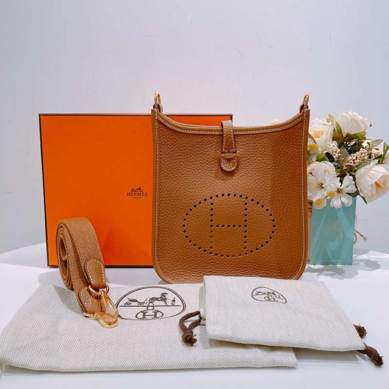 TW4379	Hermes 愛馬仕金棕色金扣 迷妳依芙妮 Mini Evelyne TC Gold x GHW-15