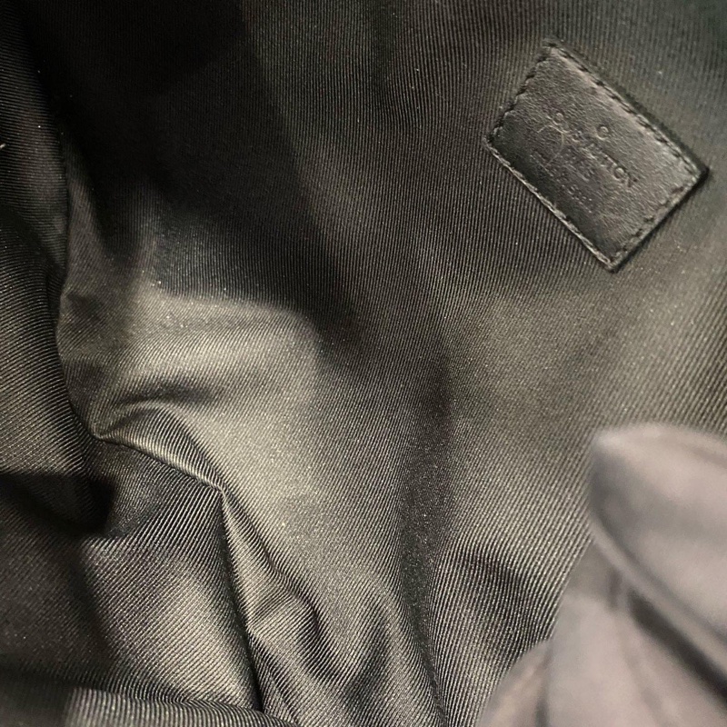 LV/路易威登Discovery黑老花腰包胸包-5