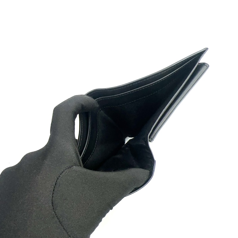 Loewe 黑牛皮內零錢袋對開4卡短夾-8