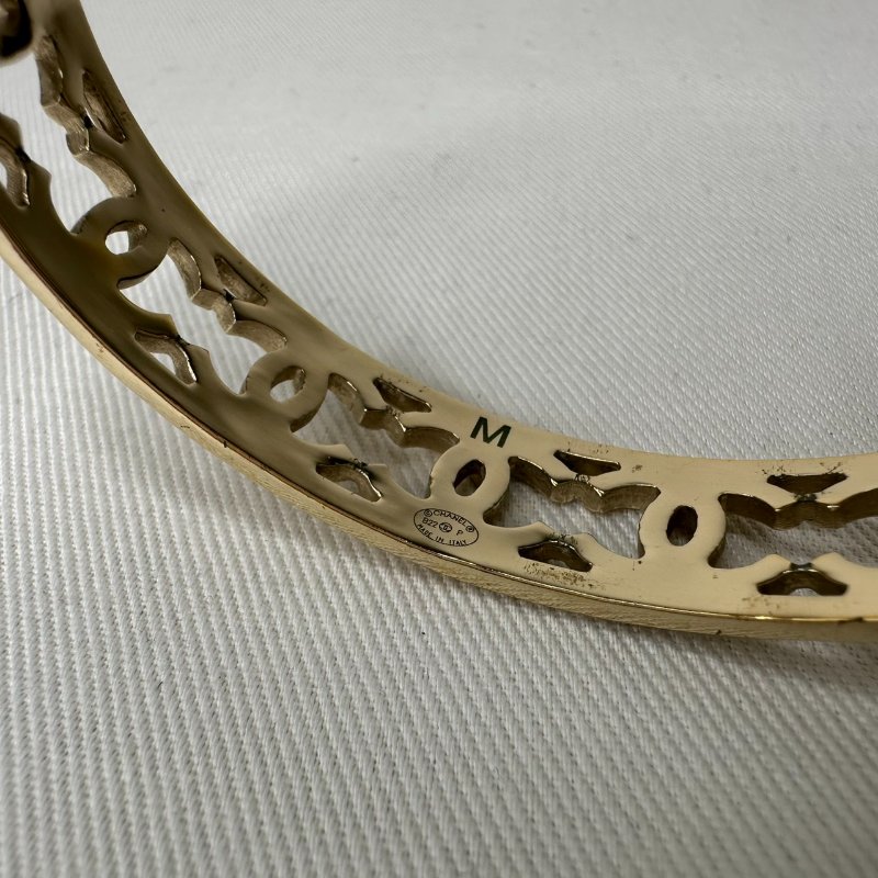 CHANEL 雙C淡金鏤空手鐲-10