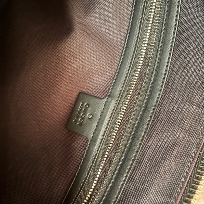 Gucci 肩背包 公事包 斜背包 可放下A4文件跟iPad-14