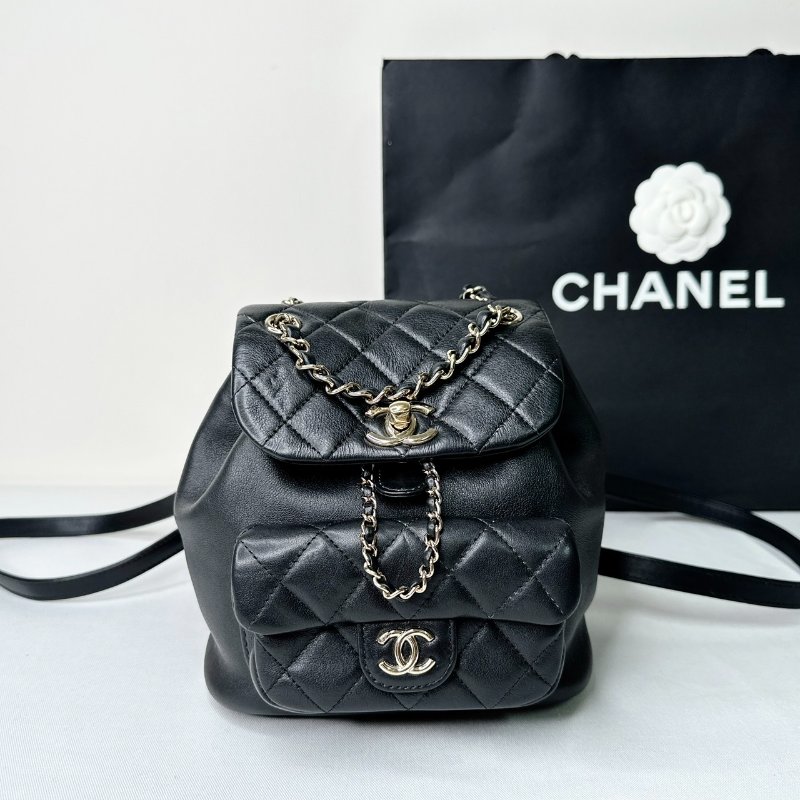 CHANEL DUMA小款黑金牛後背雙肩包-0