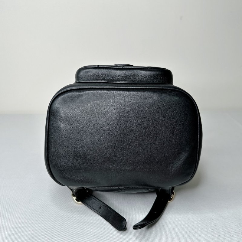 CHANEL DUMA小款黑金牛後背雙肩包-9