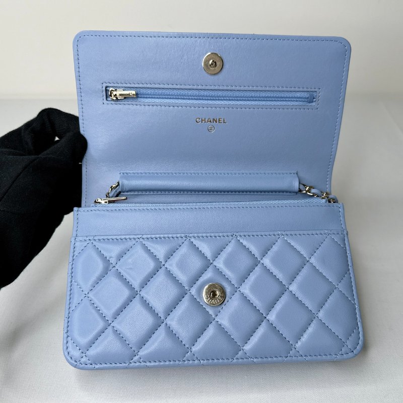 CHANEL 淺藍金羊woc鏈帶包-6