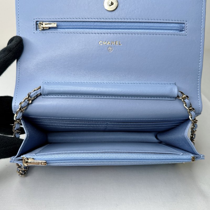 CHANEL 淺藍金羊woc鏈帶包-7