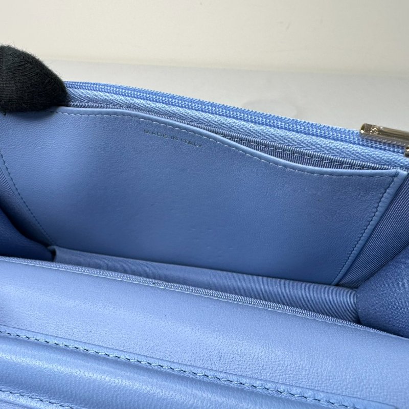 CHANEL 淺藍金羊woc鏈帶包-8