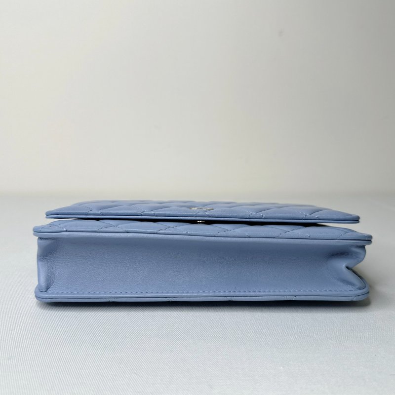 CHANEL 淺藍金羊woc鏈帶包-10