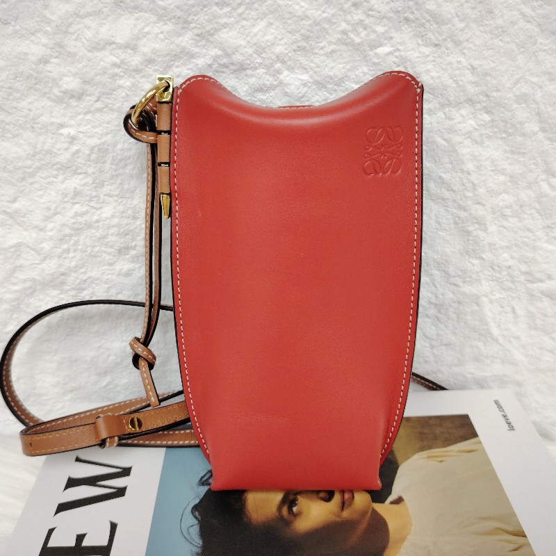 Loewe 柔軟牛皮革 Gate Pocket 手袋-1