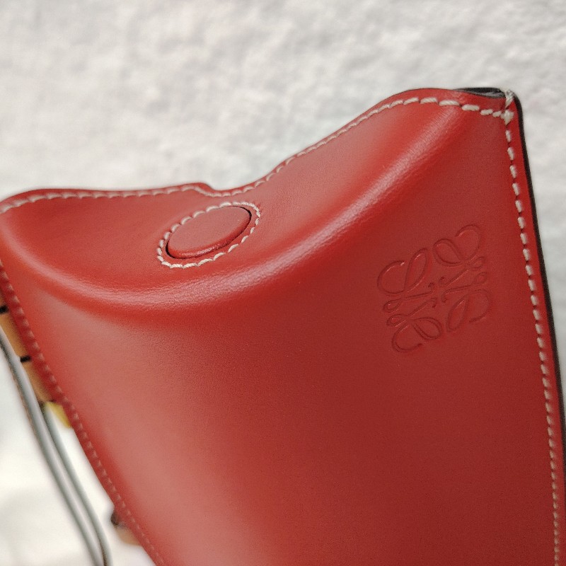Loewe 柔軟牛皮革 Gate Pocket 手袋-4