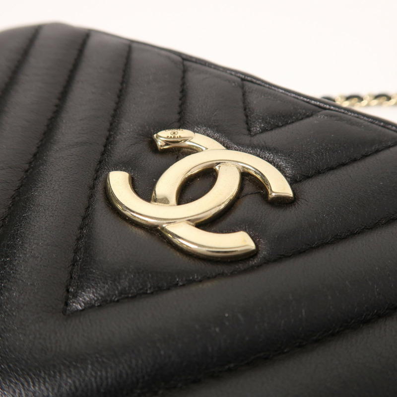 CHANEL 牛皮皮革Chain Shoulder金扣鏈帶肩背袋-8