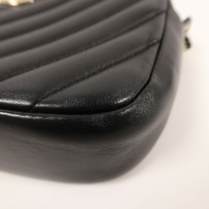CHANEL 牛皮皮革Chain Shoulder金扣鏈帶肩背袋-9