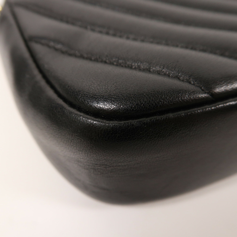 CHANEL 牛皮皮革Chain Shoulder金扣鏈帶肩背袋-10
