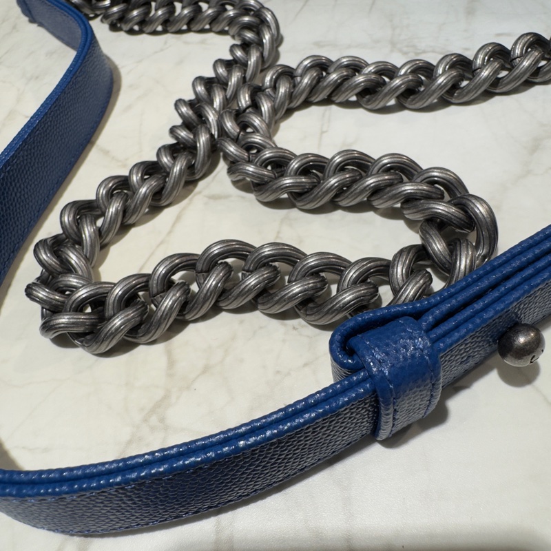 CHANEL荔枝皮BOY25CM深藍霧銀-6
