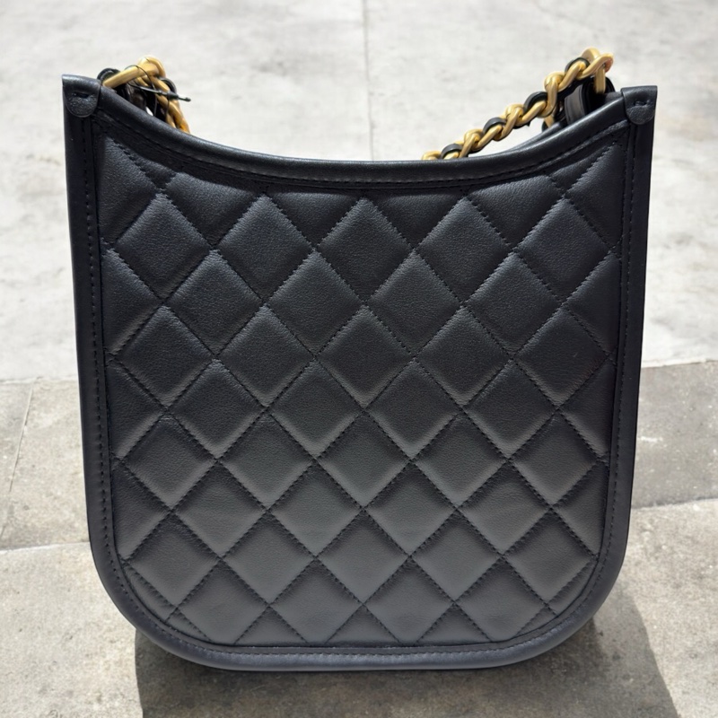 CHANEL菱格紋大雙CLOGO皮穿練HOBO包黑金（晶片款）-3