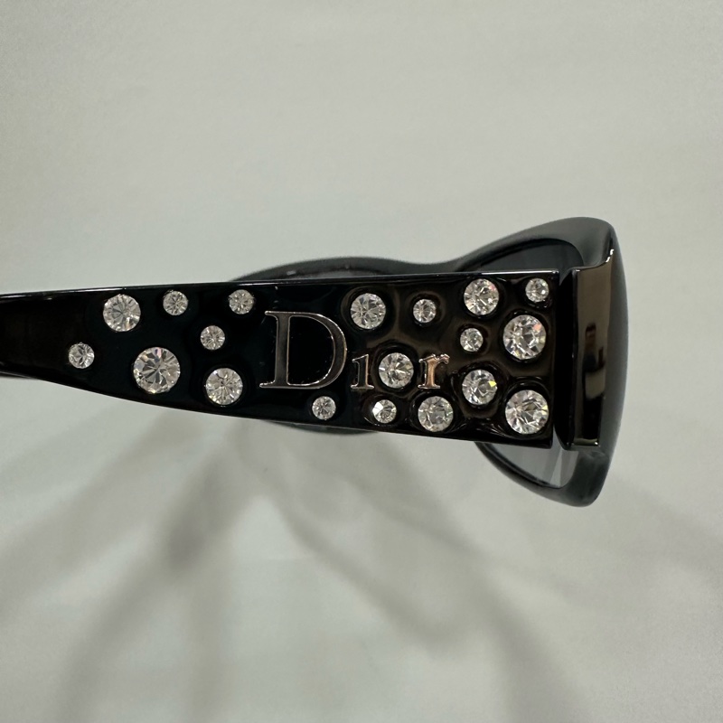 Christian Dior 黑膠框水鑽LOGO墨鏡-8