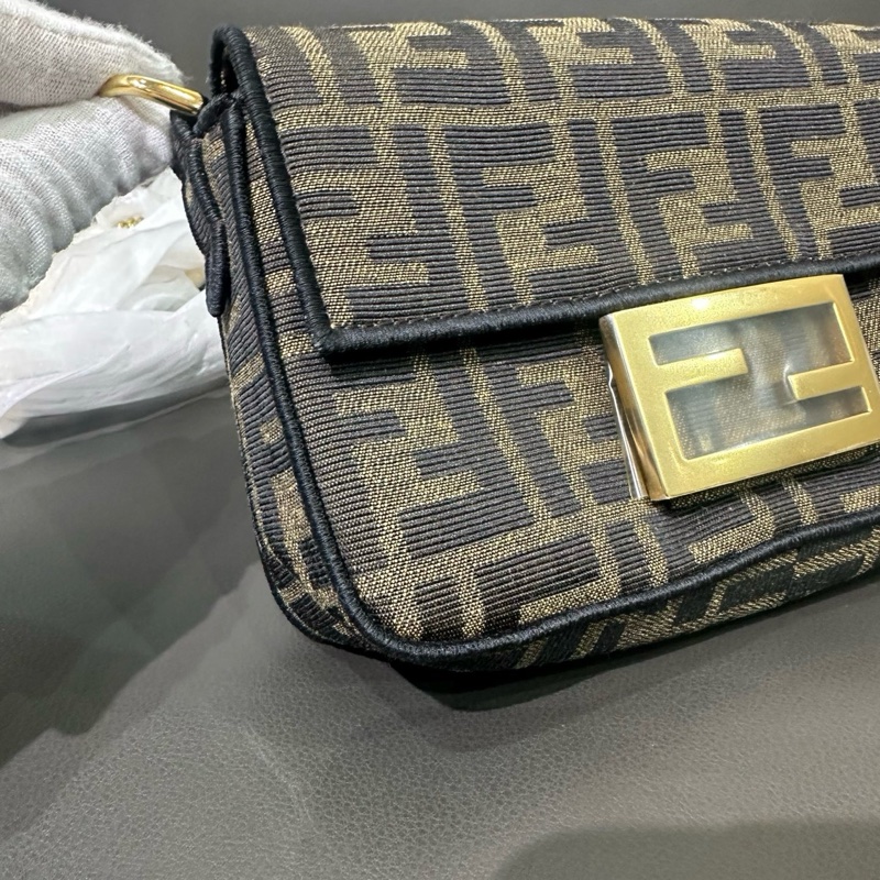 芬迪FENDI Baguette系列 法棍包mini-4