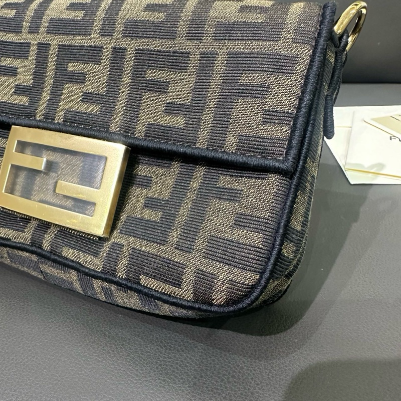 芬迪FENDI Baguette系列 法棍包mini-5