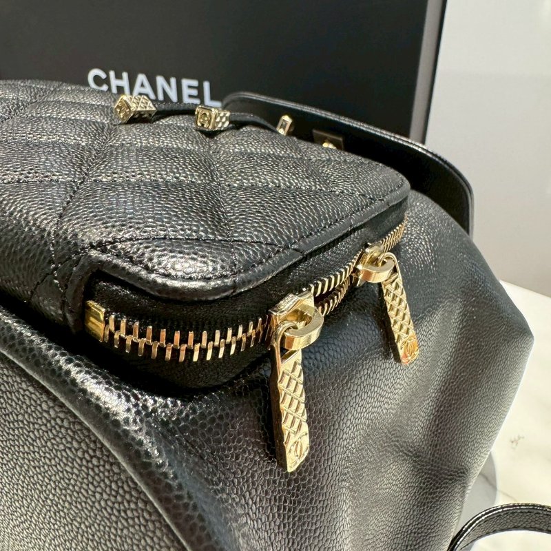 CHANEL 雙C菱格翻蓋束口後背包-2