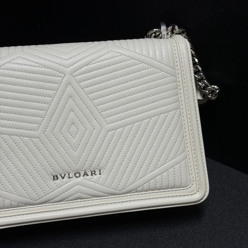 （全新品 配件🈵） BVLGARI 寶格麗 最新晶片款 蛇頭包 專櫃15.3萬！-6