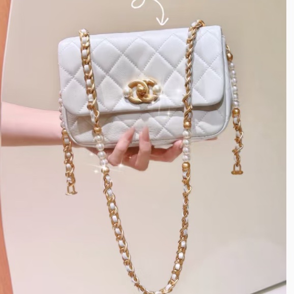 Chanel 22C 珍珠鏈條 mini cf 牛皮-12