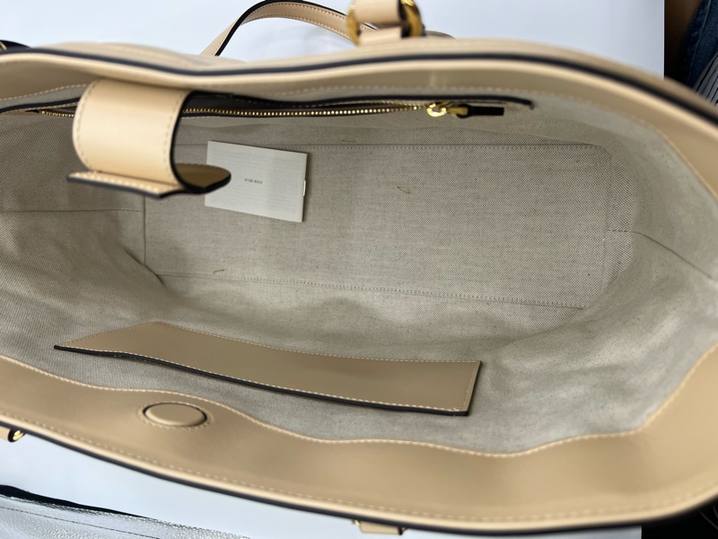 GUCCI GG Matelassé 中型手提包-5