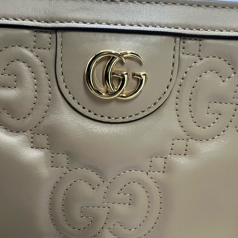 GUCCI GG Matelassé 中型手提包-11