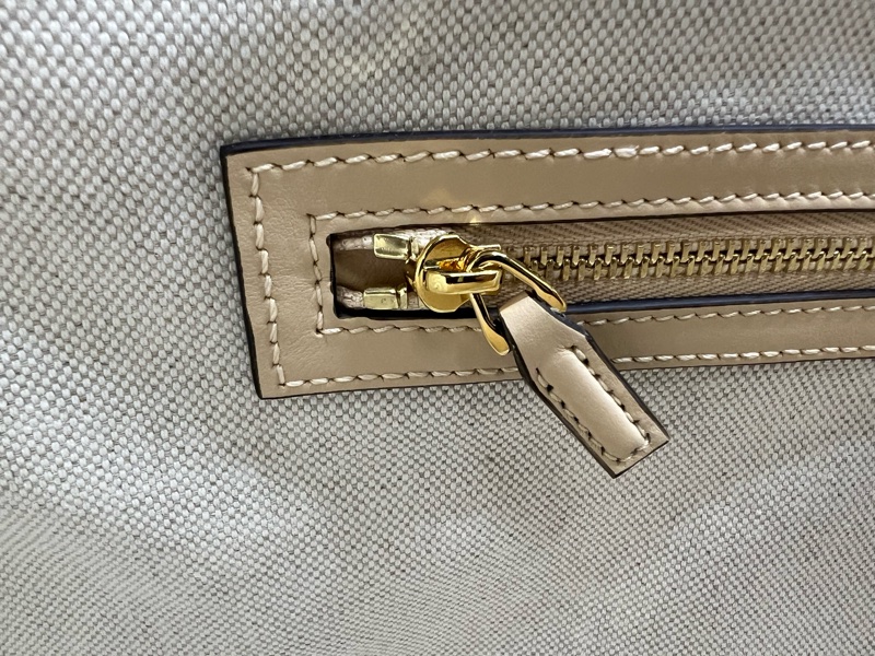 GUCCI GG Matelassé 中型手提包-12