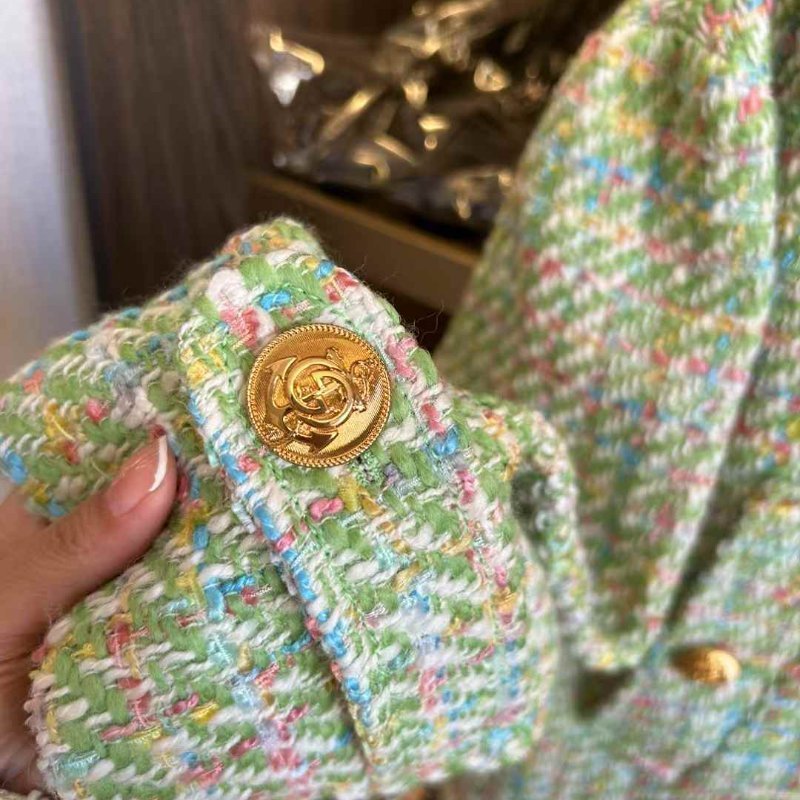 Gucci 大衣 40號 全新閒置 很多明星上身款 原價近15萬 TWD 49,800-4