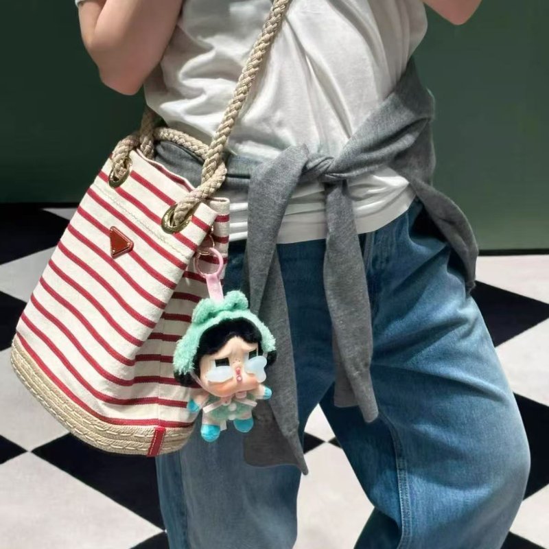 prada mariner 小號紅色條紋草編水桶斜背包 28×23.5×15,全新閒置配件塵袋-0