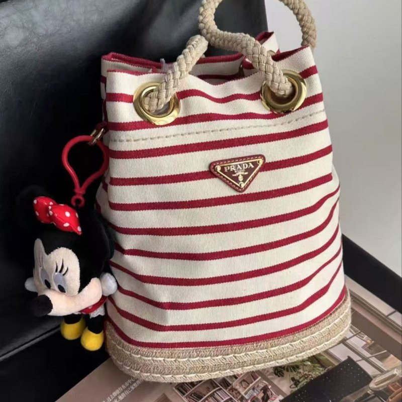 prada mariner 小號紅色條紋草編水桶斜背包 28×23.5×15,全新閒置配件塵袋-2