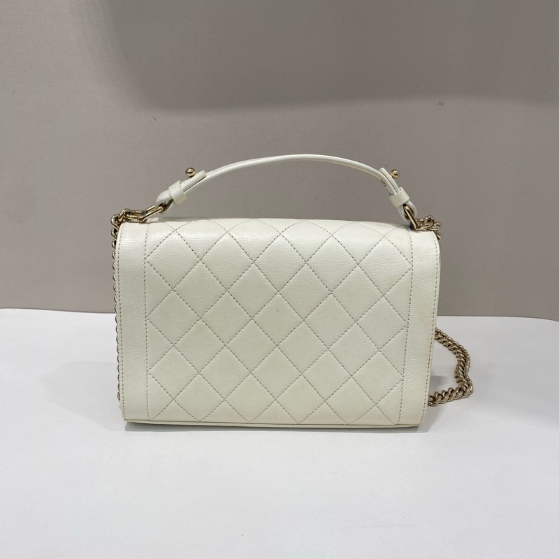 CHANEL香奈兒菱格金扣白色郵差包 鏈條肩帶肩背包手提包-1