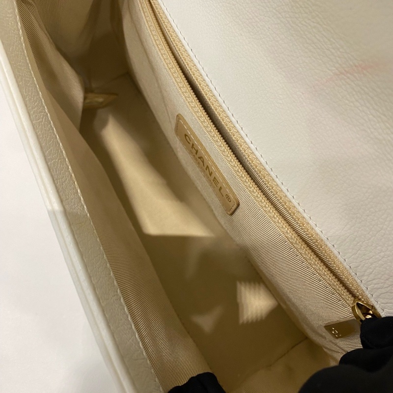 CHANEL香奈兒菱格金扣白色郵差包 鏈條肩帶肩背包手提包-5