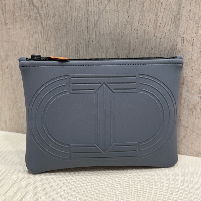Hermes 防水料質 石皮灰色 立體豬鼻子圖案 收納包-1