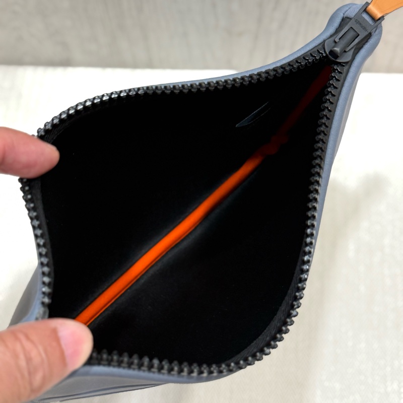 Hermes 防水料質 石皮灰色 立體豬鼻子圖案 收納包-2