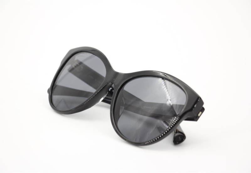 Chanel 2021 樹脂金色英文字黑色太陽眼鏡-7