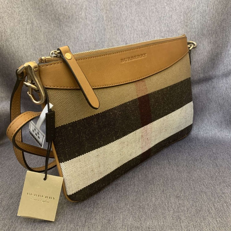 Burberry/巴寶莉/經典格子斜挎包/尺寸:26x17-2