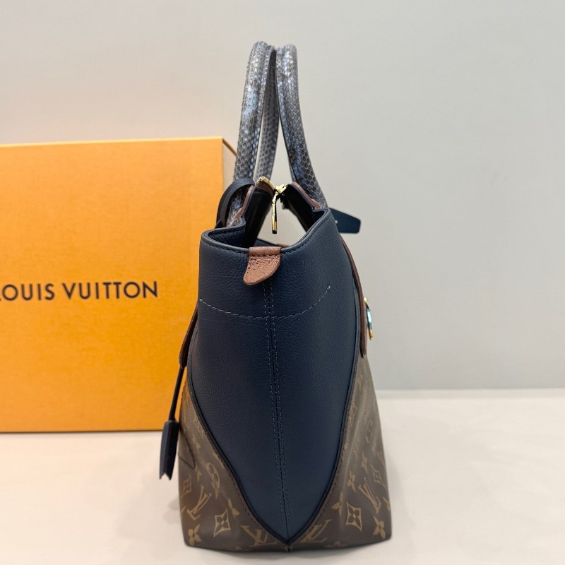 LV路易威登 高工價款老花駝鳥皮拼蜥蜴手柄 金色鎖扣秋千包手提包-3